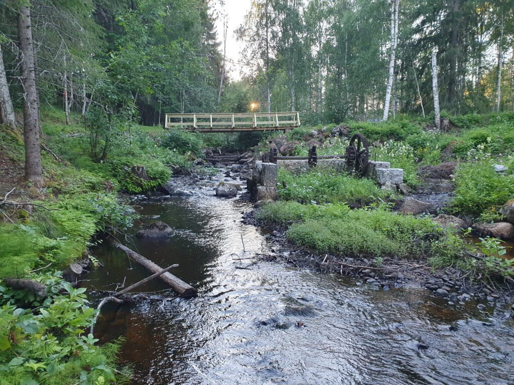 Nya Sågforsbron en sen kväll (jpg).